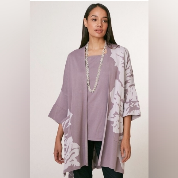 Marla Wynne Jacquard Knit Drama Topper in Lilac P1X - Picture 2 of 9